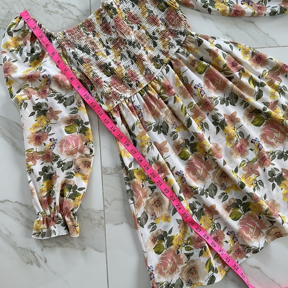 Floral smocked dress on or off shoulder NEW Size Small S Boho Chic Bohemian - Picture 3 of 8